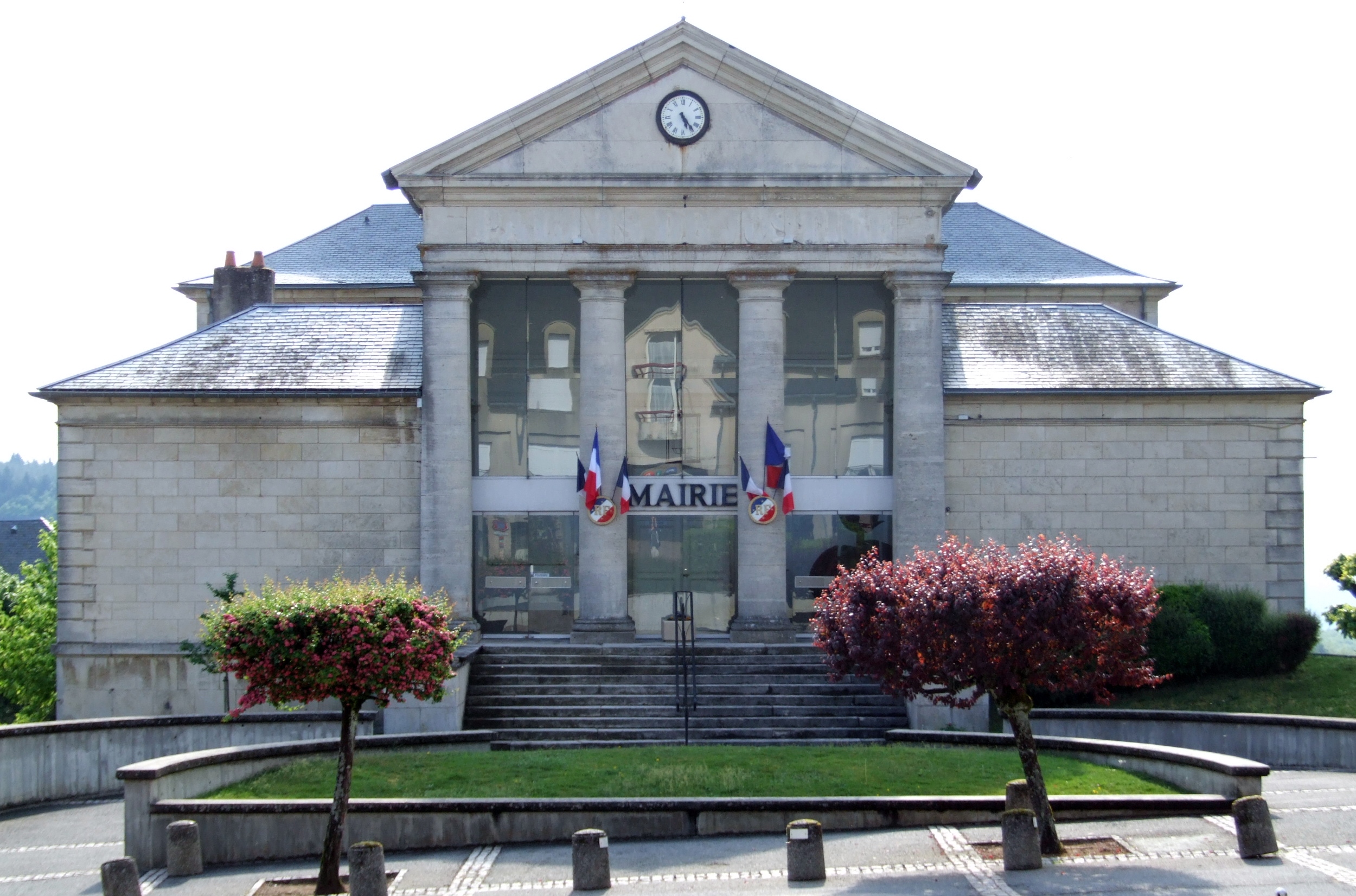 La vie locale Magasin bi1 Château-Chinon